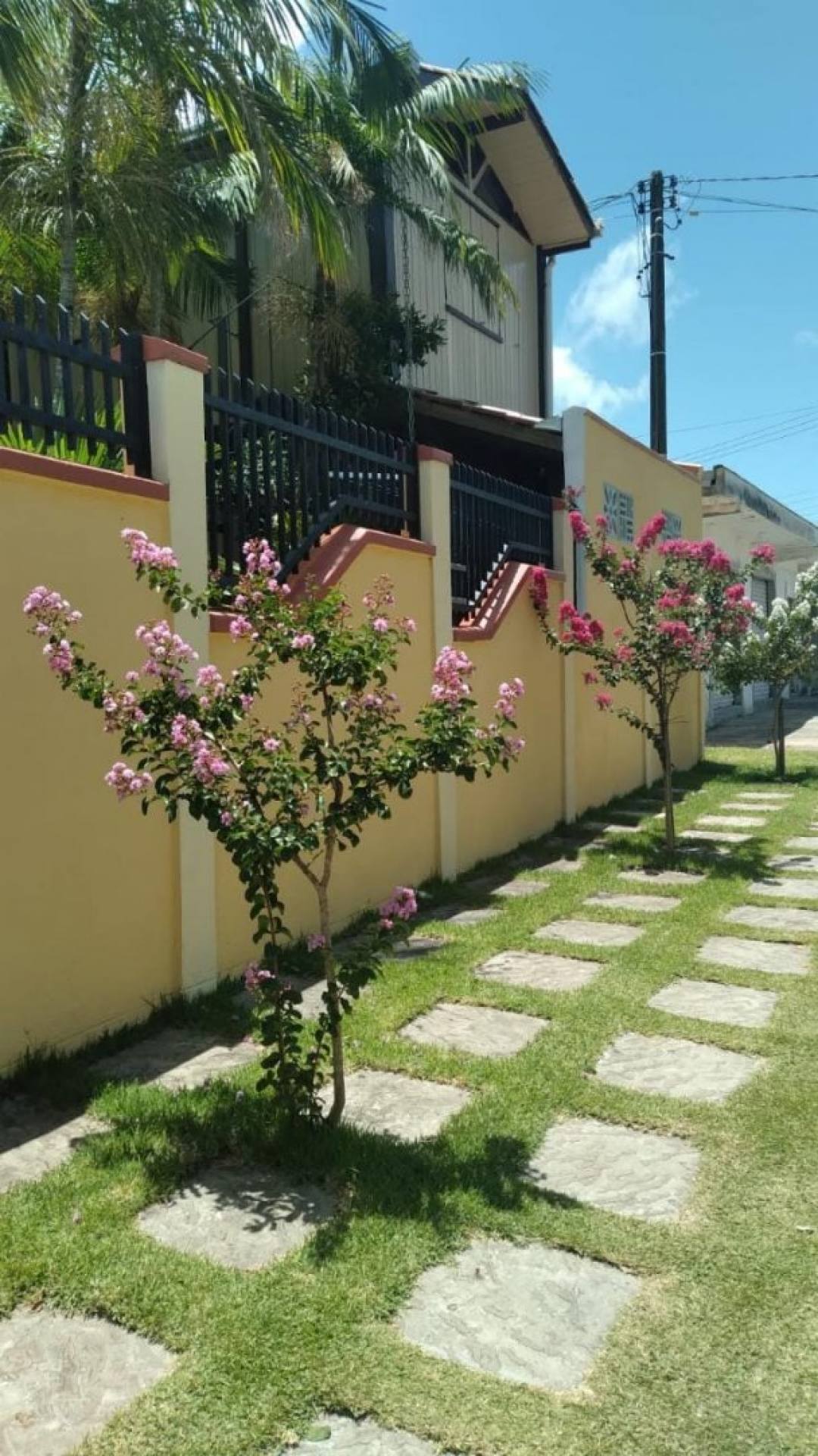 Pousada a Venda com 4 quartos, sendo 3 suítes no bairro Armação em Penha