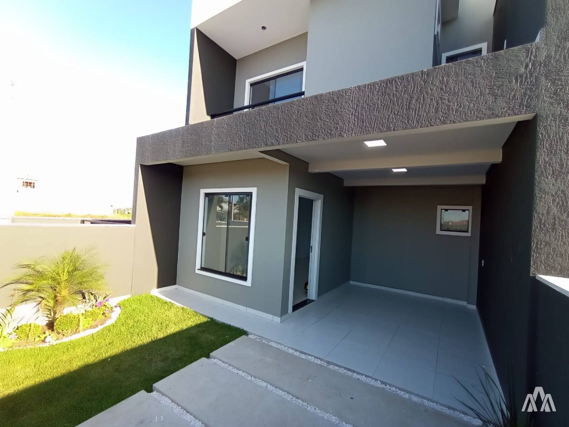 Sobrado Para Vender com 2 quartos e 1 Suíte no bairro Quinta dos Açorianos em Barra Velha