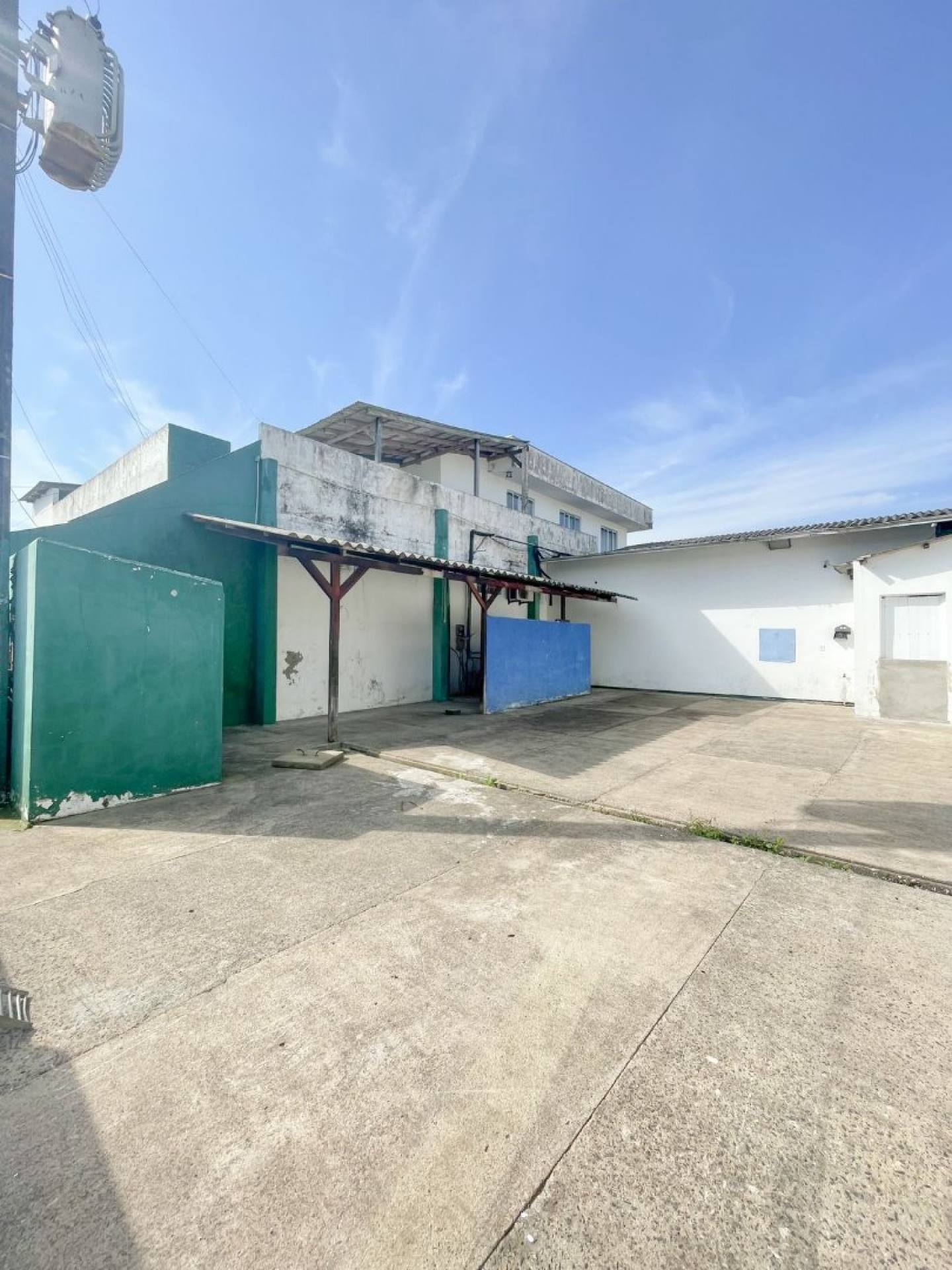 Firma de pescados - Escritório e Câmaras frigoríficas