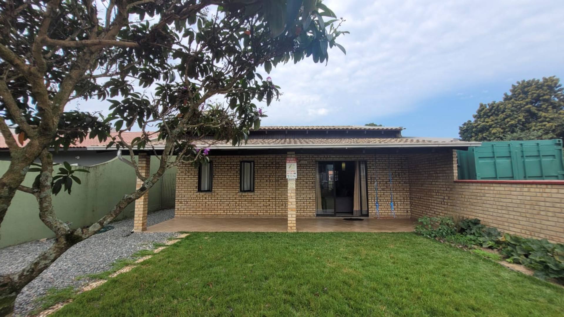 Casa Para Vender com 2 quartos 1 suítes no bairro Centro em Penha