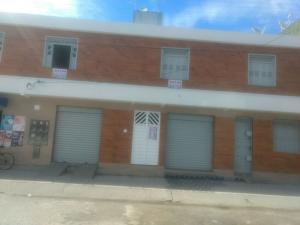 Alugo casa  1º andar (ALUGADO)