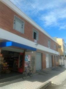 Alugo casa  1º andar (ALUGADO)