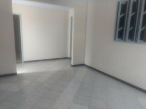 Alugo casa  1º andar (ALUGADO)