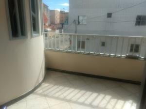 Alugo casa  1º andar (ALUGADO)