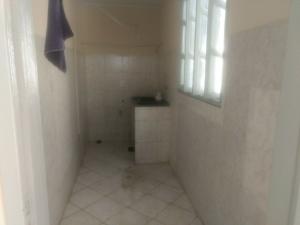 Alugo casa  1º andar (ALUGADO)