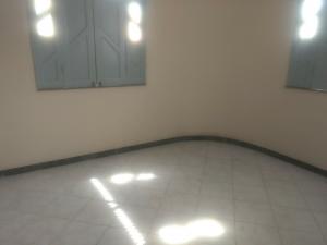 Alugo casa  1º andar (ALUGADO)