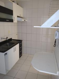 (ALUGADO) apartamento no Conjunto Augusto Franco no condomínio Porto dos Corais.