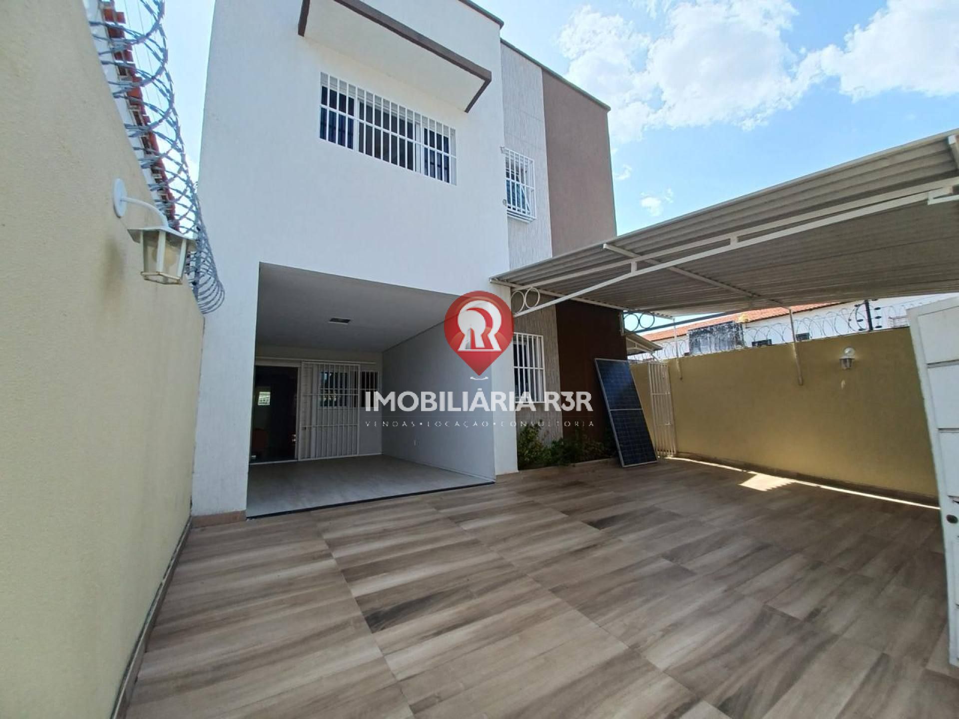 CASA DÚPLEX - BAIRRO CENTRO SUL