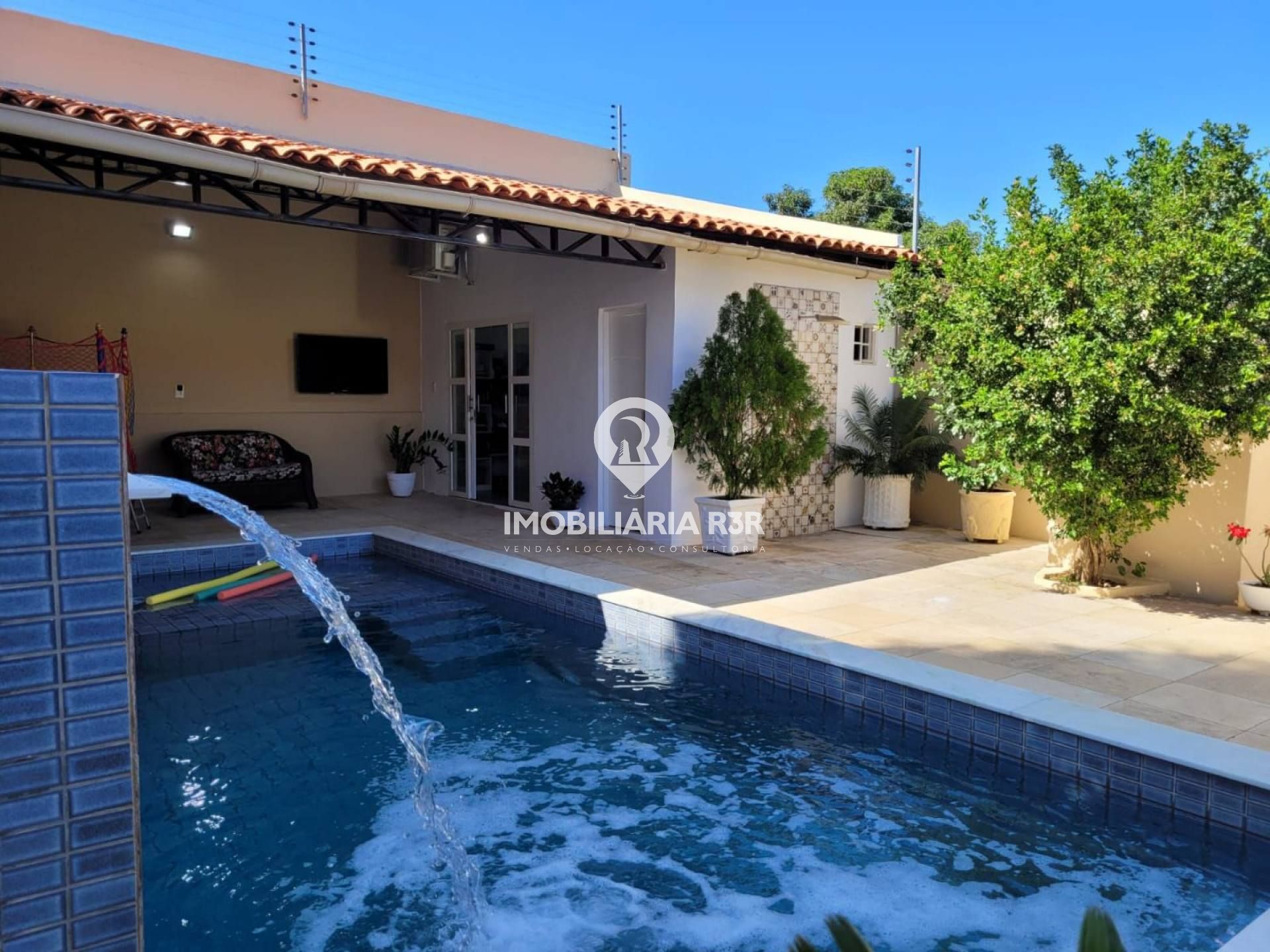 CASA - BAIRRO ÁGUA MINERAL, ZONA NORTE