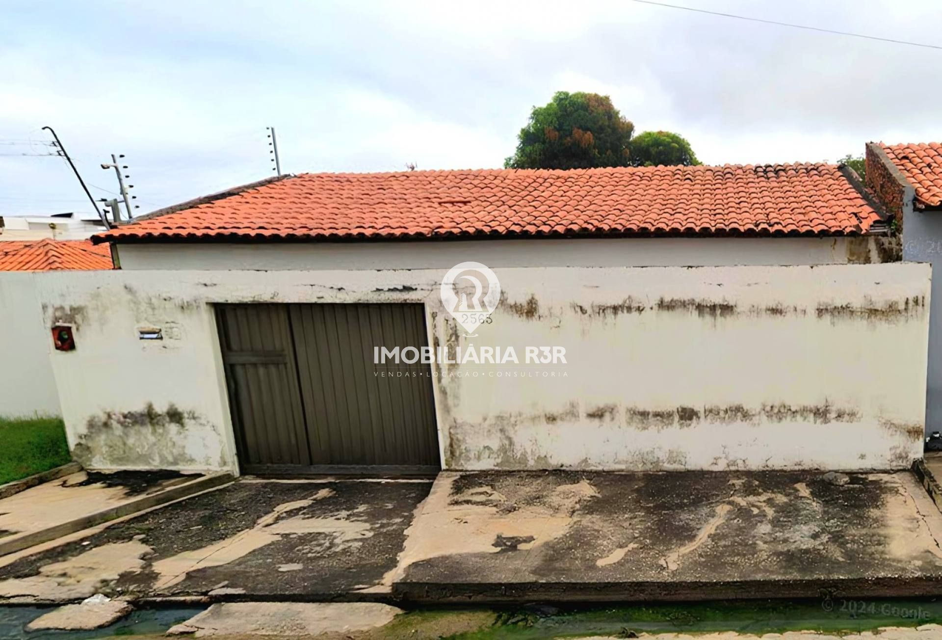 CASA - BAIRRO LOURIVAL PARENTE, ZONA SUL