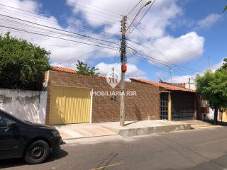 CASA - BAIRRO PORENQUANTO, ZONA NORTE