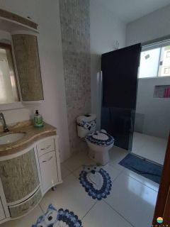 Sala comercial e 2 apartamentos em uma das principais avenidas de Penha. Ref. 291