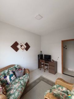 Sala comercial e 2 apartamentos em uma das principais avenidas de Penha. Ref. 291