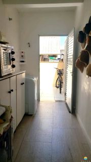 Lindo sobrado espaçoso aprox. 550m da Praia com 4 quartos e 5 vagas de garagem em Penha/SC. Ref. 357