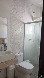 Lindo sobrado espaçoso aprox. 550m da Praia com 4 quartos e 5 vagas de garagem em Penha/SC. Ref. 357