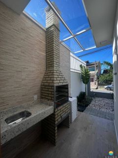 Maior segurança e tranquilidade em condomínio fechado com 12 casas em Balnéario de Piçarras! Ref. 317