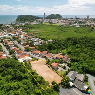 Terreno comercial com 2.138m², 700m do mar em Penha - SC. Ref. 323