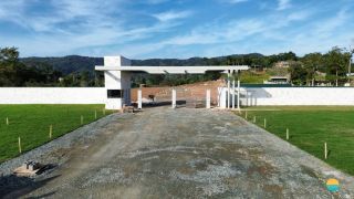 Reserva Arbo é um condomínio fechado, com terrenos de 300m² a 475,13m² em Penha - SC. Ref. 335