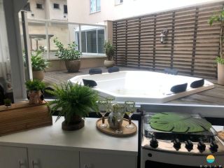 Apartamento com 03 dormitórios e 220m² privativos aprox. 30m da Praia do Gravatá de Navegantes/SC. Ref. 336