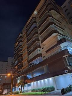 Apartamento com 03 dormitórios e 220m² privativos aprox. 30m da Praia do Gravatá de Navegantes/SC. Ref. 336