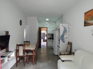 Casa geminada semi-mobiliada para vender aprox. 700m da Praia de Armação do Itapocory em Penha. Ref 347