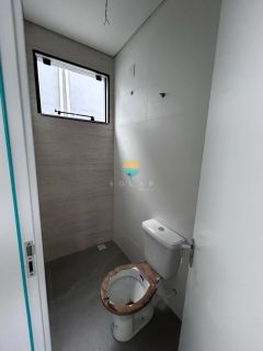 Sobrado Para Vender com 2 suítes no bairro Praia da Armação em Penha - SC. Ref. 356