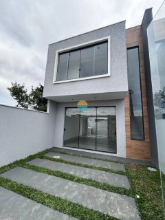 Sobrado Para Vender com 2 suítes no bairro Praia da Armação em Penha - SC. Ref. 356