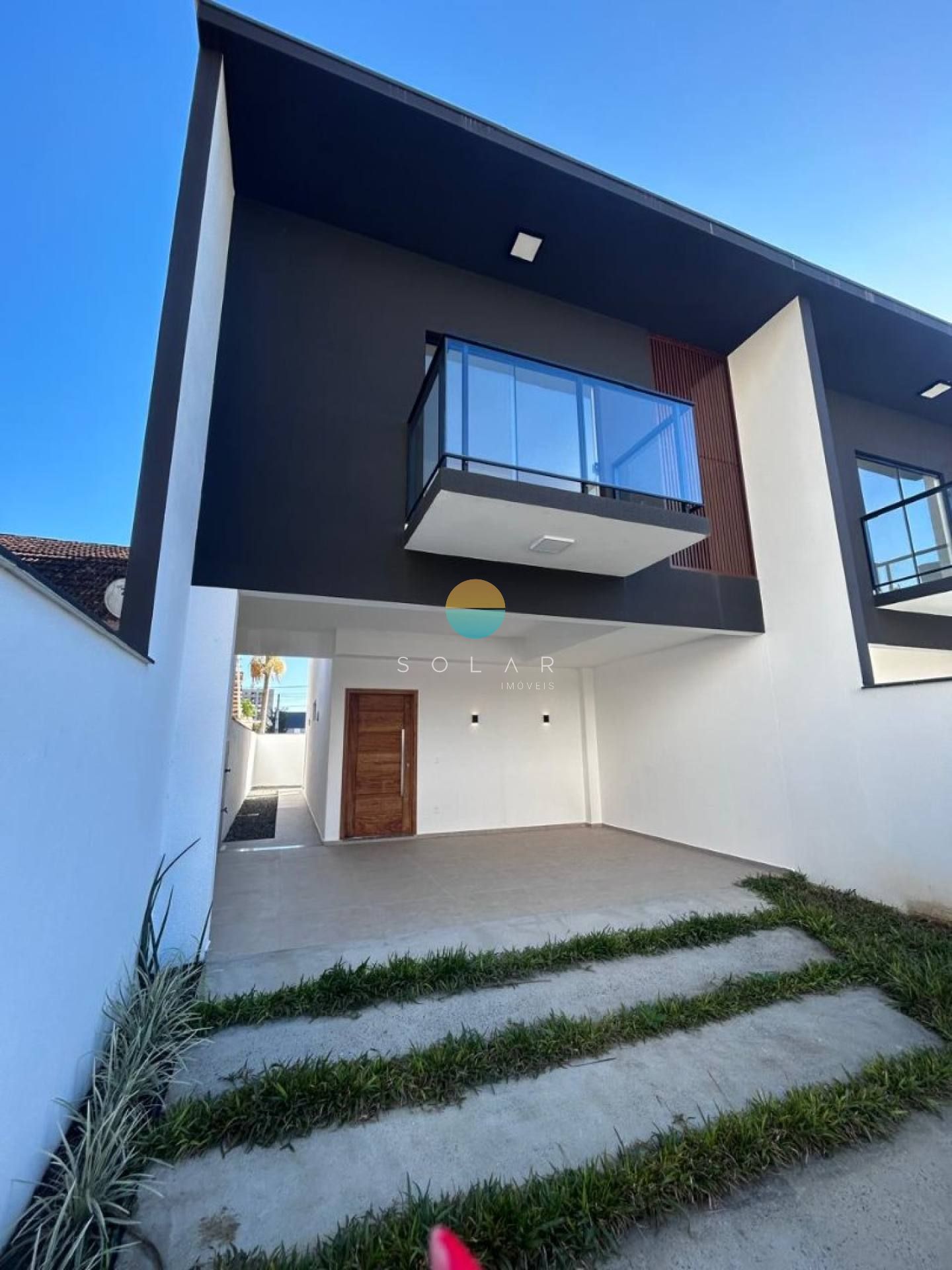 Imperdível sobrado de 136m² com 3 dormitórios no bairro Itacolomi em Balneário Piçarras. Ref. 391