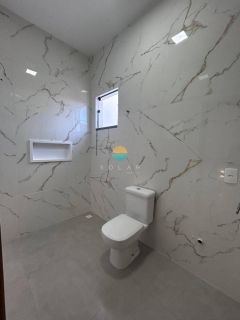 Imperdível sobrado de 136m² com 3 dormitórios no bairro Itacolomi em Balneário Piçarras. Ref. 391