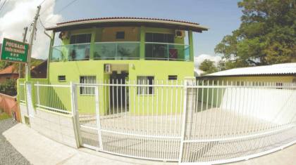 Pousada à venda na Baia de Armação do Itapocoroy. REF. 394