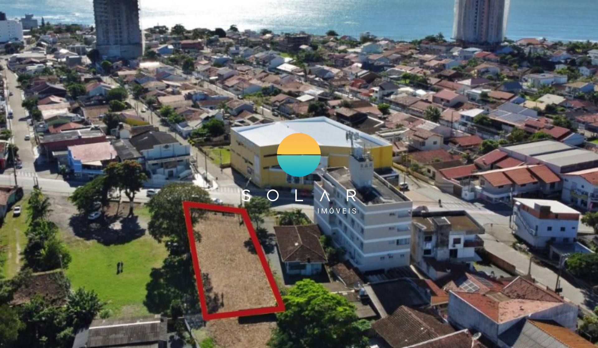 Oportunidade Imperdível! Terreno à Venda na Av. Eugênio Krause no Centro de Penha! Ref. 395