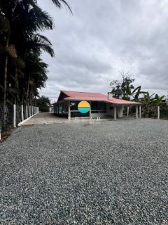 Terreno Comercial com 1532,63m² com casa para vender com 2 quartos 1 suítes em Balneário Piçarras. Ref. 397