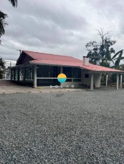 Terreno Comercial com 1532,63m² com casa para vender com 2 quartos 1 suítes em Balneário Piçarras. Ref. 397