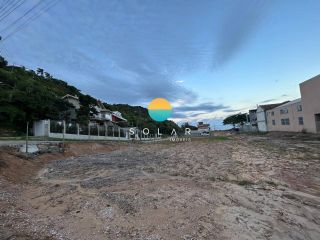 Casa à venda à aprox. 100m da Praia Grande com vista deslumbrante para o mar e loft com acesso individual! Ref. 401