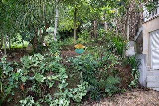 Casa à venda à aprox. 100m da Praia Grande com vista deslumbrante para o mar e loft com acesso individual! Ref. 401