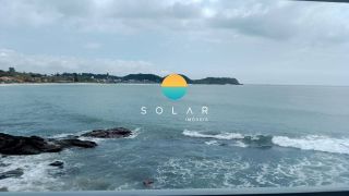 Casa à venda na Beira da Praia – Pé na areia com piscina e vista espetacular da praia de Armação - Penha/SC. Ref. 403