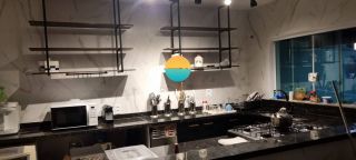 Casa à venda na Beira da Praia – Pé na areia com piscina e vista espetacular da praia de Armação - Penha/SC. Ref. 403