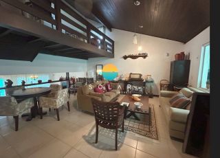 Casa à venda na Beira da Praia – Pé na areia com piscina e vista espetacular da praia de Armação - Penha/SC. Ref. 403