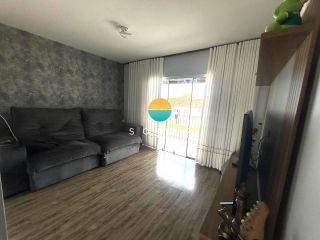 Excelente sobrado com 3 dormitórios e 02 salas comerciais em uma das principais ruas de Penha - SC. Ref. 418