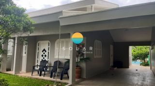 Casa Para Vender com 2 suítes e mais 02 dormitórios, aprox. 100m da Praia Grande em Penha/SC. Ref. 450