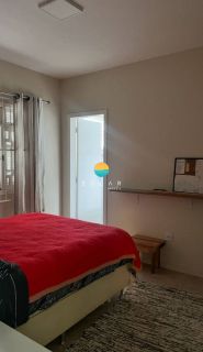 Casa Para Vender com 2 suítes e mais 02 dormitórios, aprox. 100m da Praia Grande em Penha/SC. Ref. 450