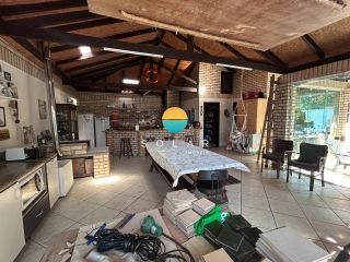 Casa Para Vender com 2 suítes e mais 02 dormitórios, aprox. 100m da Praia Grande em Penha/SC. Ref. 450