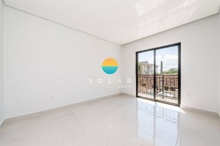 Sobrado novo com 200,50m² à venda, com 3 suítes e aprox. 200m da Praia da Armação Itaporocoy em Penha/SC. Ref. 454