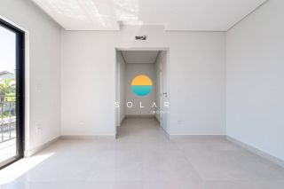 Sobrado novo com 200,50m² à venda, com 3 suítes e aprox. 200m da Praia da Armação Itaporocoy em Penha/SC. Ref. 454