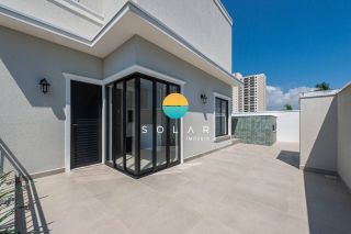 Sobrado novo com 200,50m² à venda, com 3 suítes e aprox. 200m da Praia da Armação Itaporocoy em Penha/SC. Ref. 454