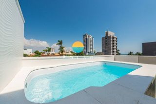 Sobrado novo com 200,50m² à venda, com 3 suítes e aprox. 200m da Praia da Armação Itaporocoy em Penha/SC. Ref. 454