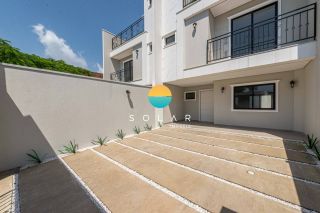 Sobrado novo com 200,50m² à venda, com 3 suítes e aprox. 200m da Praia da Armação Itaporocoy em Penha/SC. Ref. 454