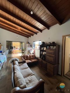 Terreno de 550m² com 2 casas, com possibilidade de renda extra na Praia da Armação em Penha/SC. Ref. 460