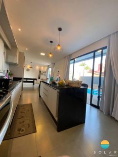 Casa com 4 Suítes Modernas Mobiliada aprox. 70m na Praia do Cascalho, com maravilhoso pôr do sol em Penha / SC. Ref. 469