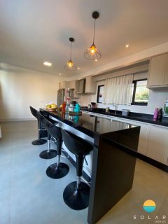 Casa com 4 Suítes Modernas Mobiliada aprox. 70m na Praia do Cascalho, com maravilhoso pôr do sol em Penha / SC. Ref. 469